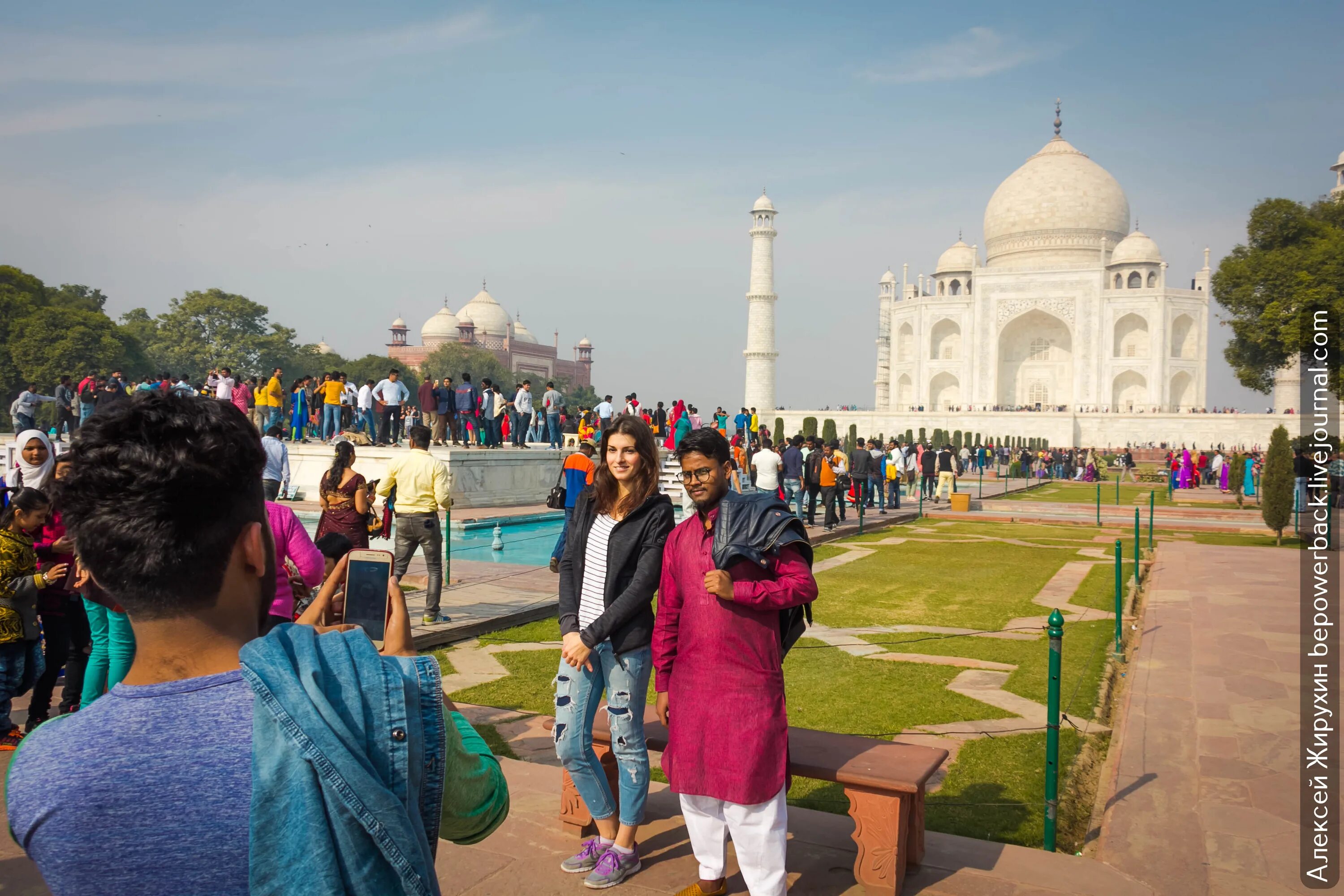 Индия первая в мире. Туристы в Индии. Индия туризм. Экскурсионный туризм в Индии. Индия путешественник.