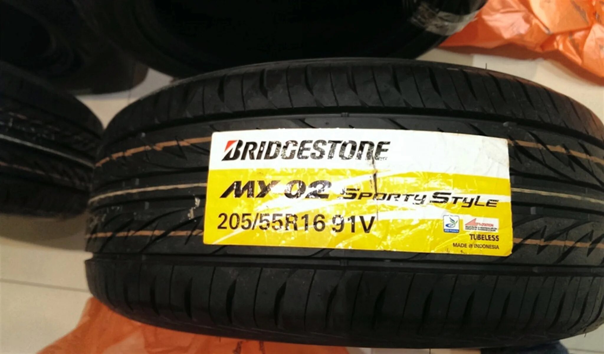 Бриджстоун my-02 sporty Style 205/55 r16. Bridgestone my-02 sporty Style 205/55 r16 91v. Шина легковая летняя Bridgestone sporty Style my-02 205/55 r16 91v. Michelin Sport Style резина 205/55/16.