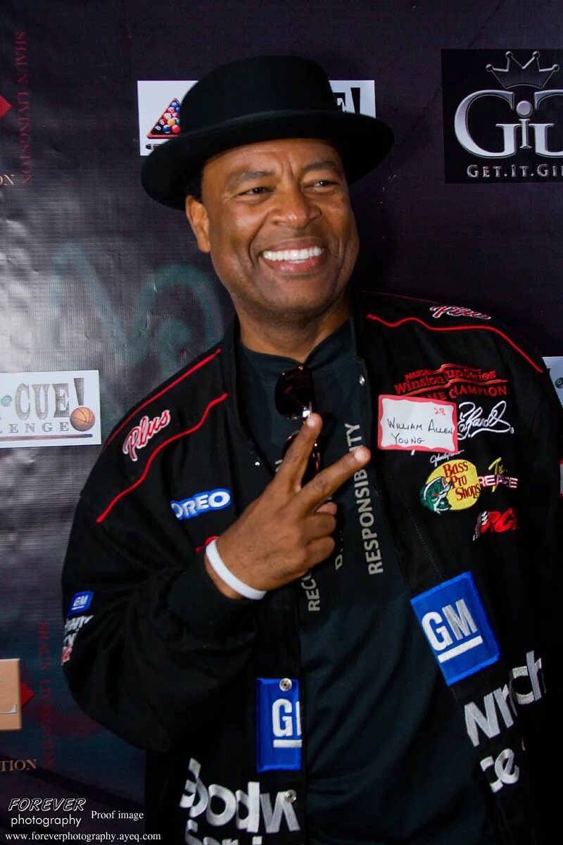 Уильям аллен. Доктор джордан аллен. Уильям аллен янг. Реанимация сериал 2015–2018. Уильям аллен янг.