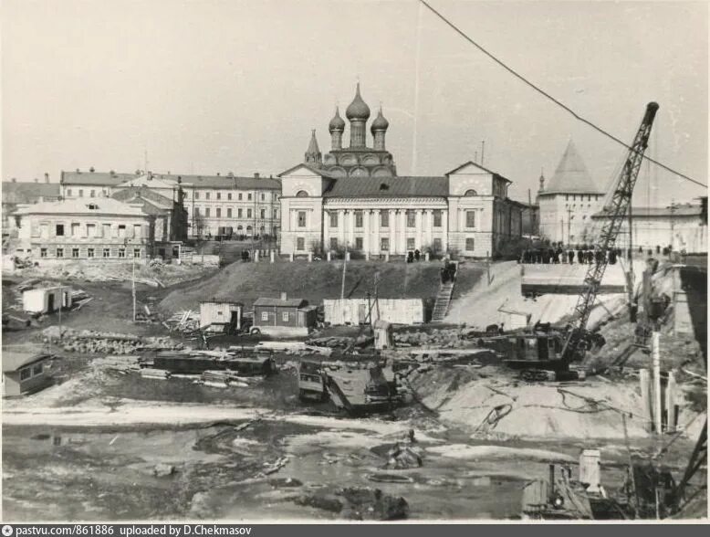 Старый ярославль купить. Старый Ярославль. Ретро Заволга Ярославль. Старая часть Ярославля. Начало строительства нового моста 1960 год Ярославль.