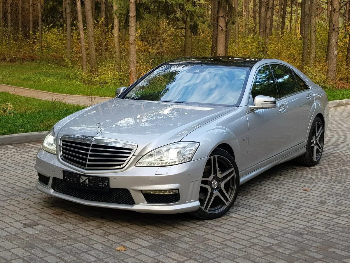 Купить мерседес 2009. Mercedes-Benz w221. Мерседес w221. Мерседес 221 дорестайлинг. Мерседес w221 Рестайлинг.