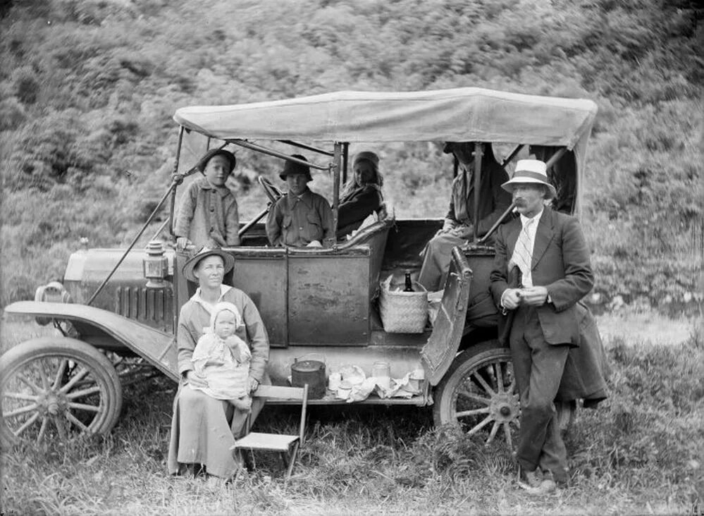 Forum old. Ford Family. Немецкие Кемперы 30-40 годов. Ретро фото семейное с авто. Форд модел Кей ретро фото.