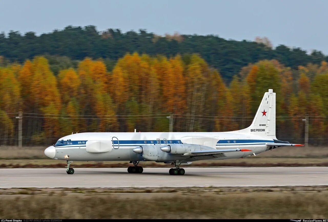 Вкс 18. Ил-18 75459. Турбовинтовой самолет ил 18. Турбовинтовой самолет ил 18. Вкс 18.