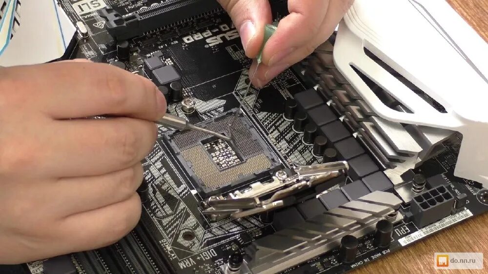 Ремонт видеокарт asus undefined. Ремонт видеокарт сервис. обслуживание видеокарты. ремонт видеокарт фото. опытный мастер в ремонте видеокарт.