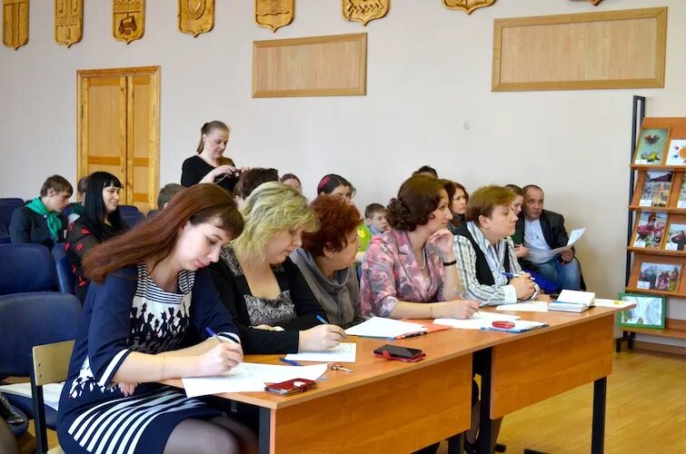 It-школа камин, калуга, теренинский переулок. Школа оцо калуга. Госслужащие калужской области. Декада образования в калужской области смотреть онлайн. It школа.