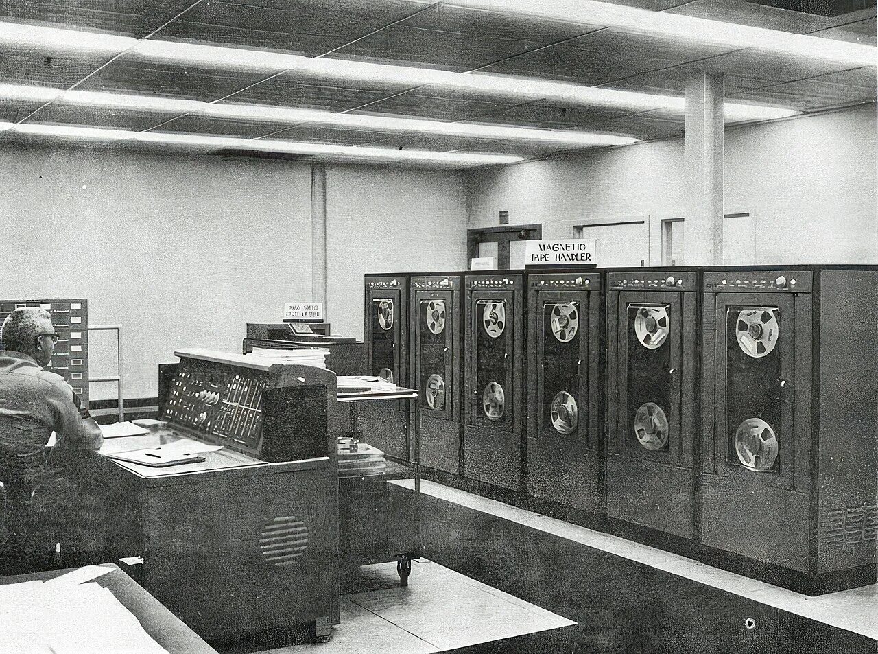 М 40 компьютер. ЭВМ RCA-501. Второе поколение — транзисторы (1955-1965). Tradic ЭВМ. NCR 304 компьютер 2 поколения.