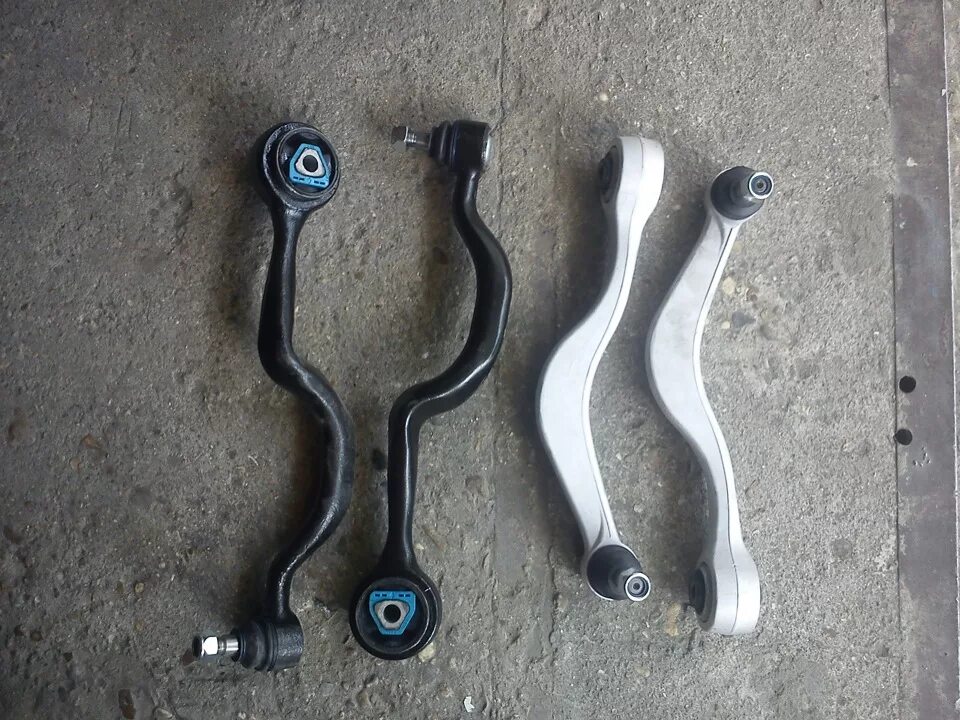 Рычаги подвески бмв е34. Нижний рычаг бмв е34. Рычаг подвески bmw e34. Рычаг нижний бмв е34 передний. Передние рычаги бмв е34.