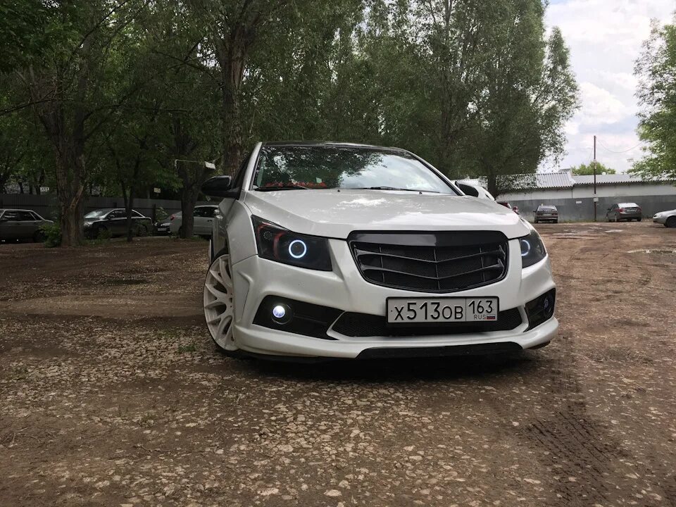 Шевроле Круз в обвесе. Chevrolet Cruze 2012 с обвесами. Шевроле Круз 2012 обвес. Обвес на Шевроле Круз седан 2011. Тюнинг бамперов шевроле