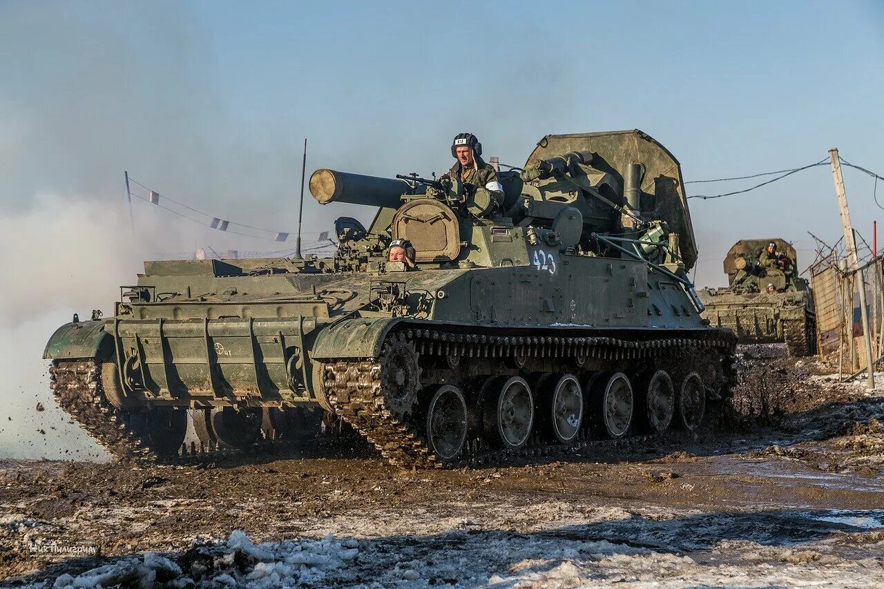 Систему тюльпан. Самоходный миномет тюльпан 240мм. 240 мм миномет тюльпан. 240-миллиметровый миномет 2с4 «тюльпан». 2с4 тюльпан 240-мм.