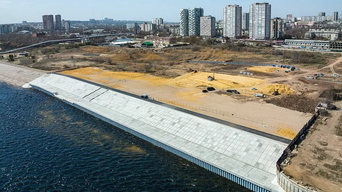 Застройка волгограда. Проект набережной волгограда ворошиловский район. волгоград берегоукрепление. волгоград новый берегоукрепления тракторозаводский район. новое здание арбитражного суда волгоградской области.