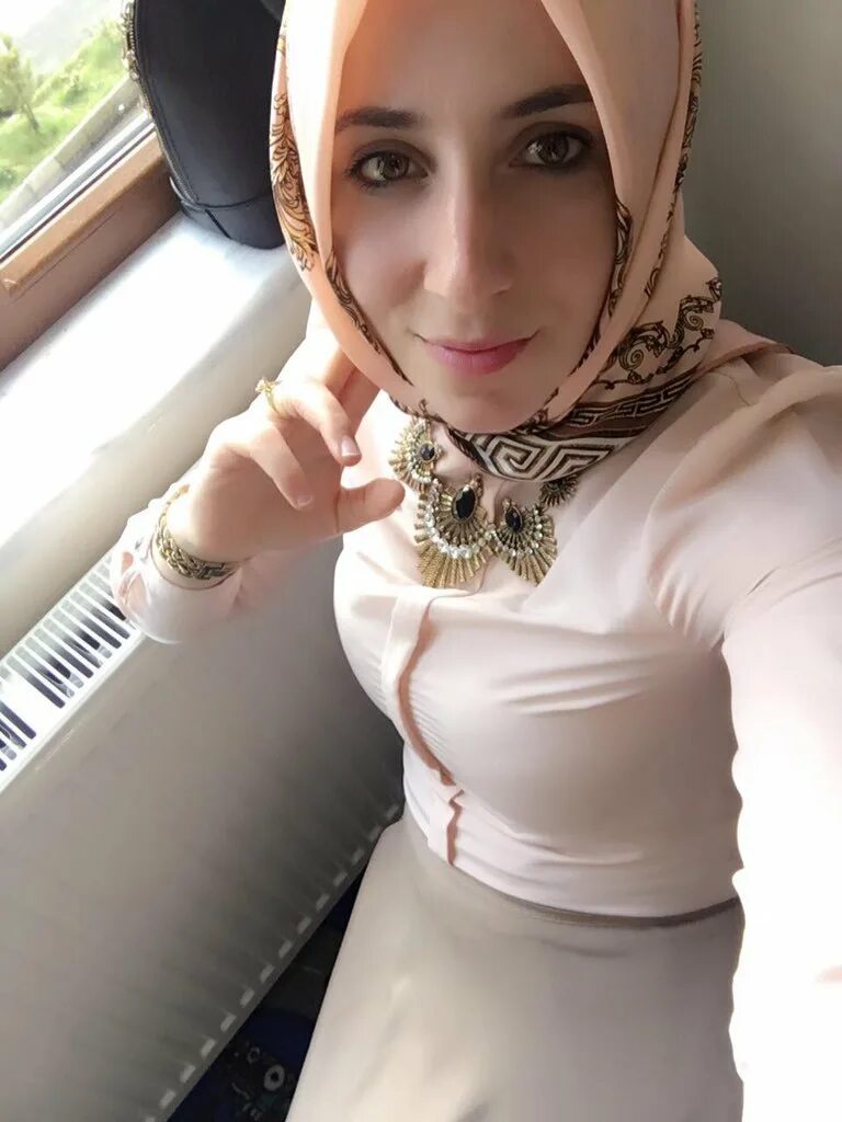 Ann fatma. Турбанли севда. Туркиш мом. Турецкий турбанли. Twitter dul.