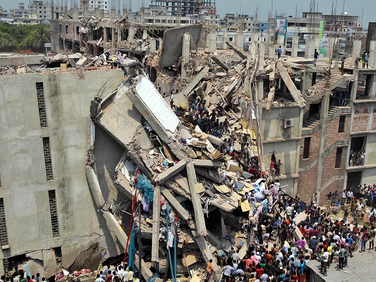 Внезапное обрушение зданий и сооружений в мире. Разрушение зданий. collapsed building. rana plaza бангладеш объятия. крупнейшее внезапное обрушение зданий, сооружений за последние 10 лет.