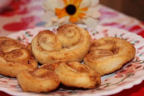 Языки из теста с сахаром