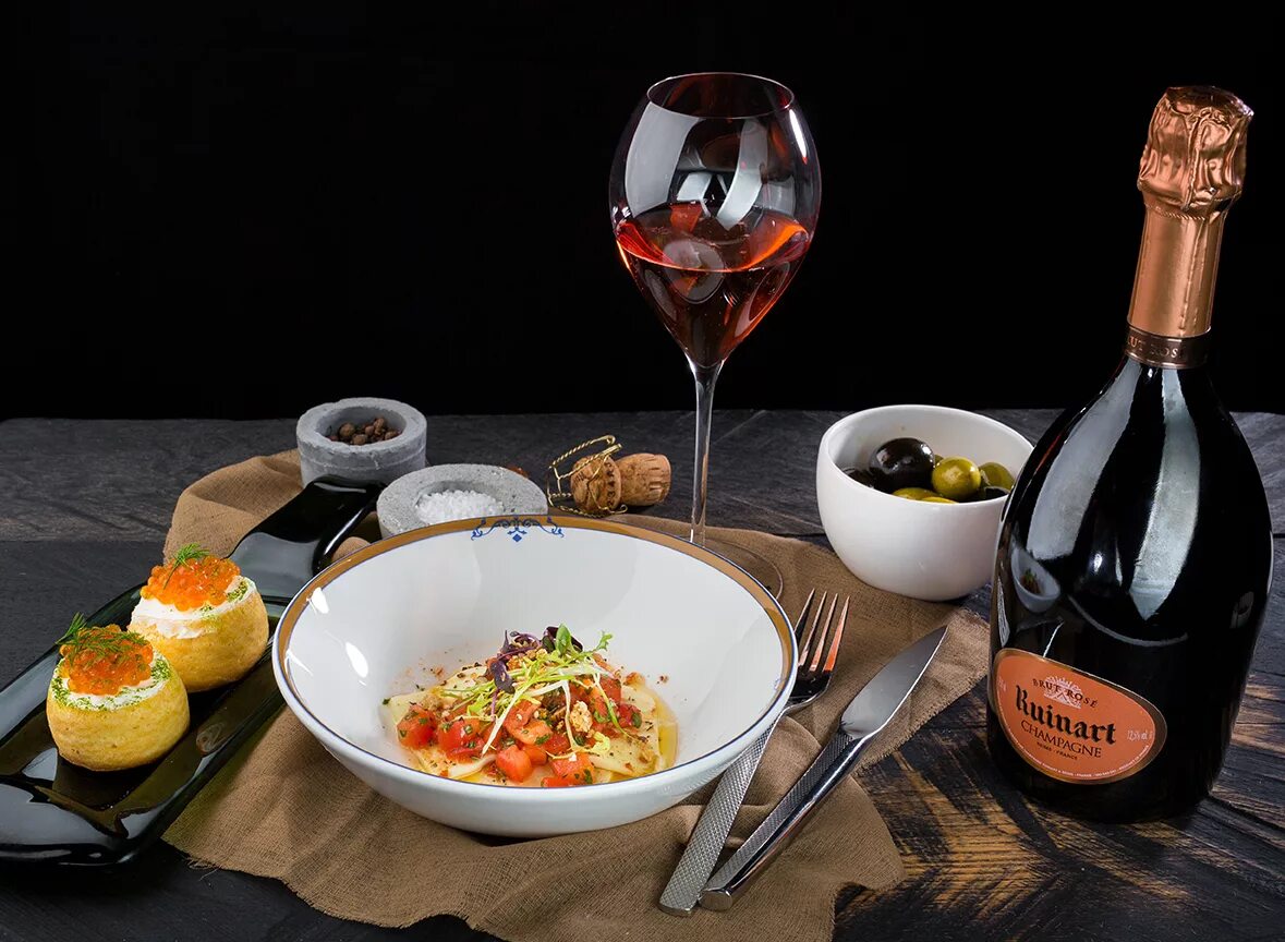 Разница игристого вина и шампанского. Устрицы с шампанским. Калории в алкоголе. Стаканы для алкогольных напитков. Таблица опьянения для водителей в промилле.