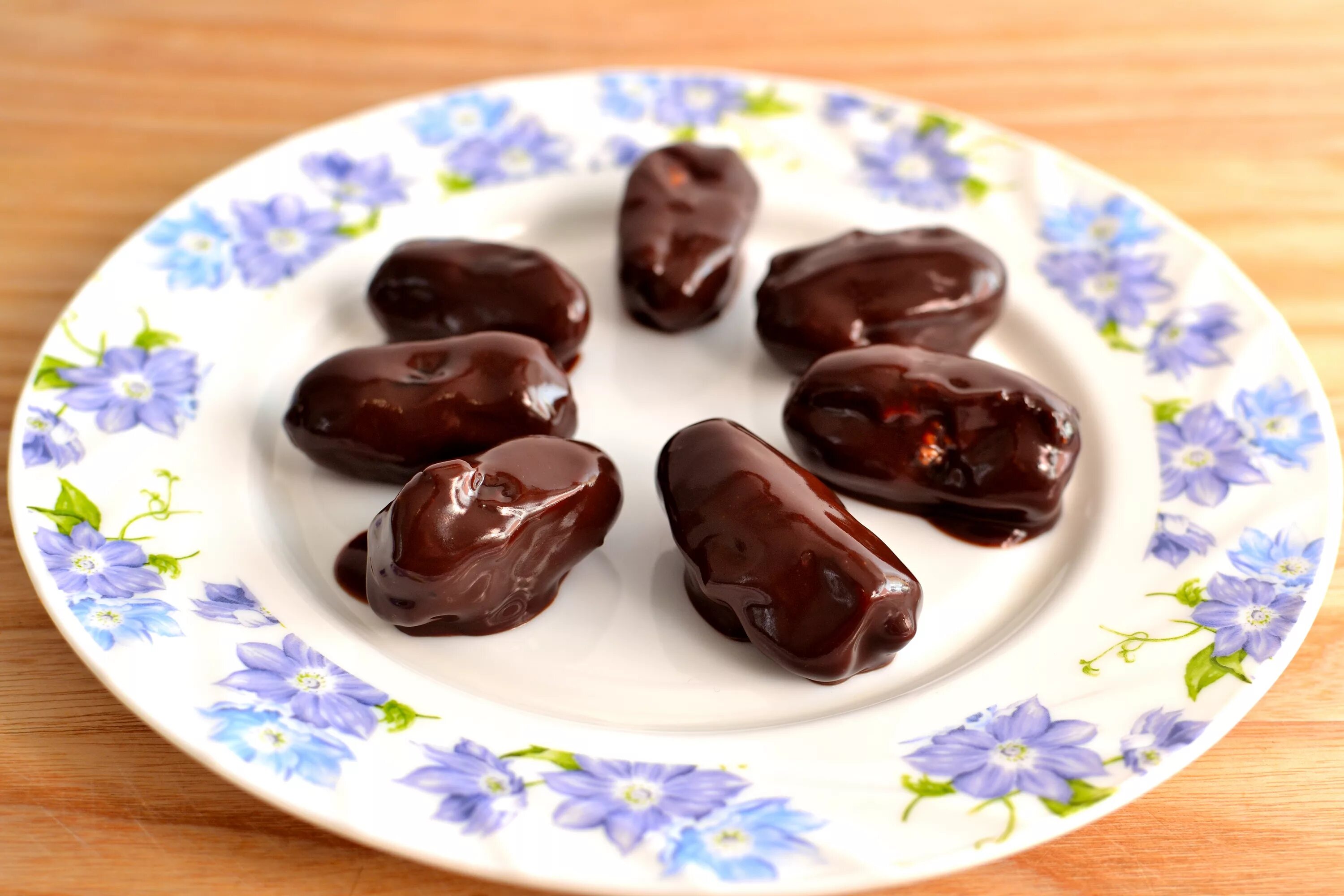 Chocolate dates