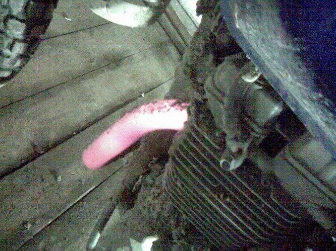 Дизельный v10 с двойным турбонаддувом. Греется коллектор. Греется коллектор. Bmw v8 выпускной коллектор. Раскаленный двигатель.