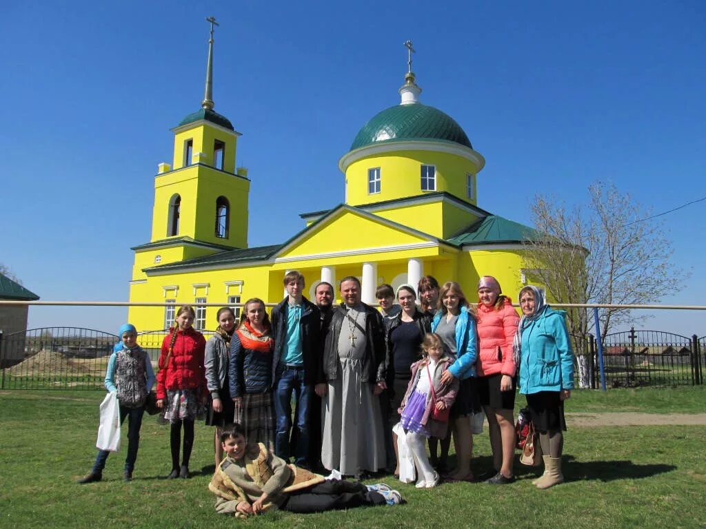 Погода в малиновке аркадакского района саратовской области. Село Малиновка Саратовская область Аркадакский район. Храм в с Малиновка Аркадакского района Саратовской области. Село Малиновка Саратовская область Церковь. Район Аркадакский село Малиновка.