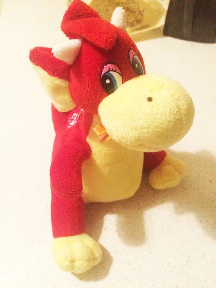 Розовый дракон игрушка. Мягкие игрушки дракончики. Красный дракончик мягкая игрушка. Плюшевая игрушка дракон красный. Игрушки aurora дракон.