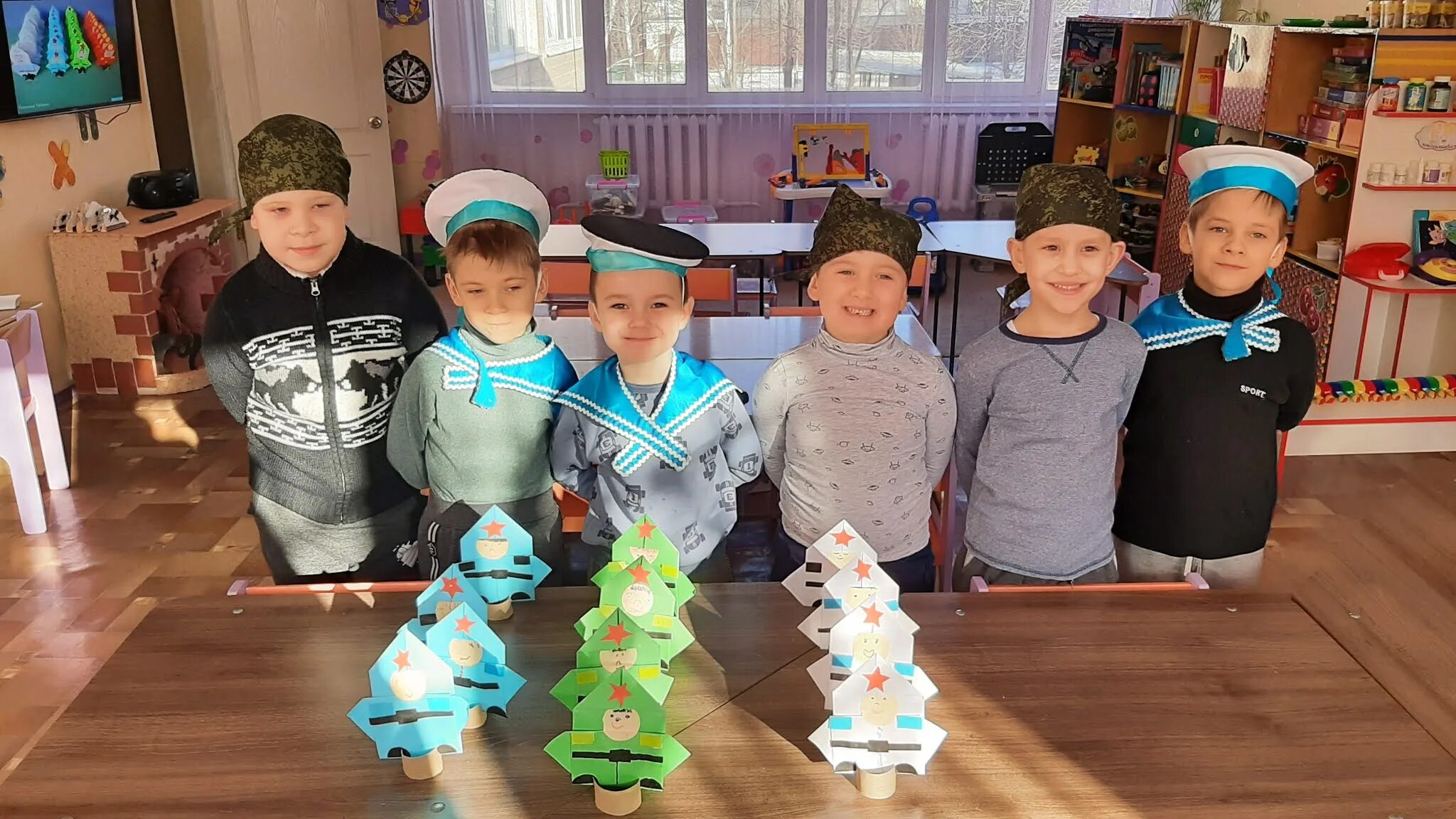 Самолеты. Защитники отечества для детского сада. Лепка в подготовительной группе на тему 23 февраля. Защитники родины в средней группе. Утренник в саду детском саду к 23 февраля.