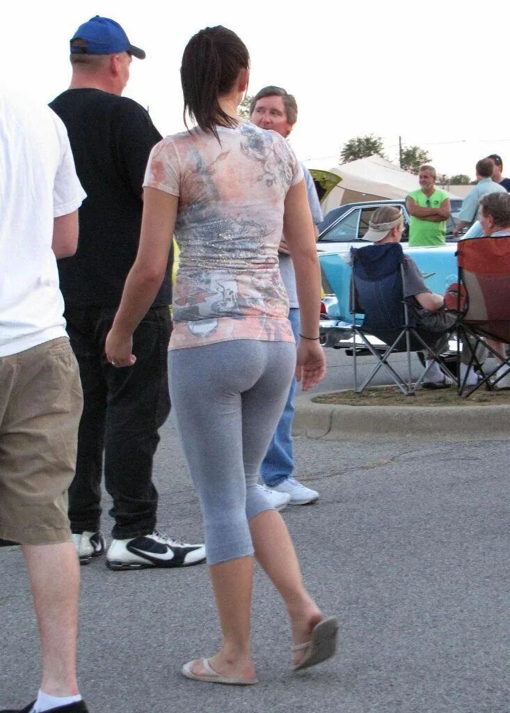 Not wear bra. Poop в шорты. Pissing wetting в джинсы. Pissing wetting в джинсы. L peed pants.