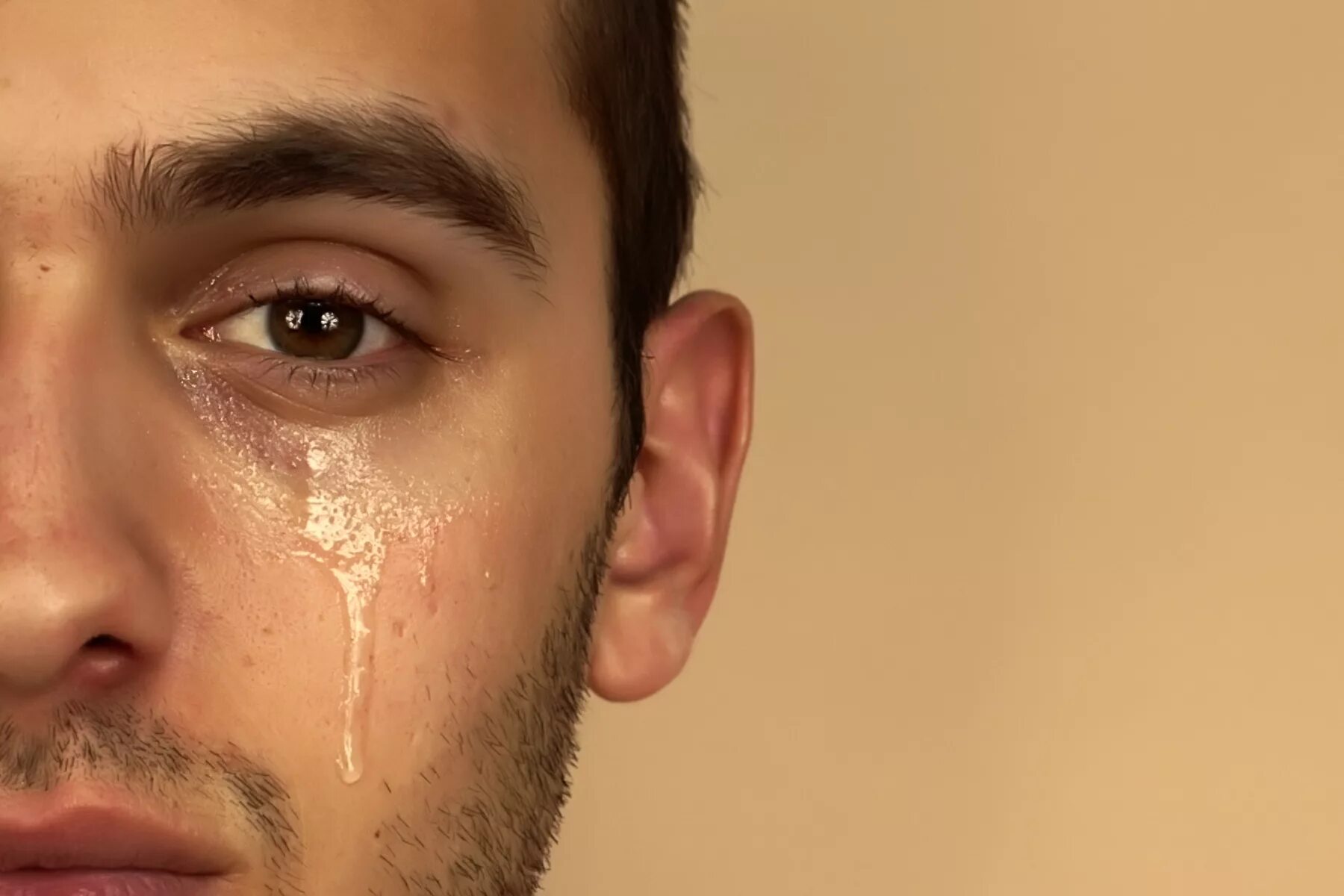 Плачущие мужчины видео