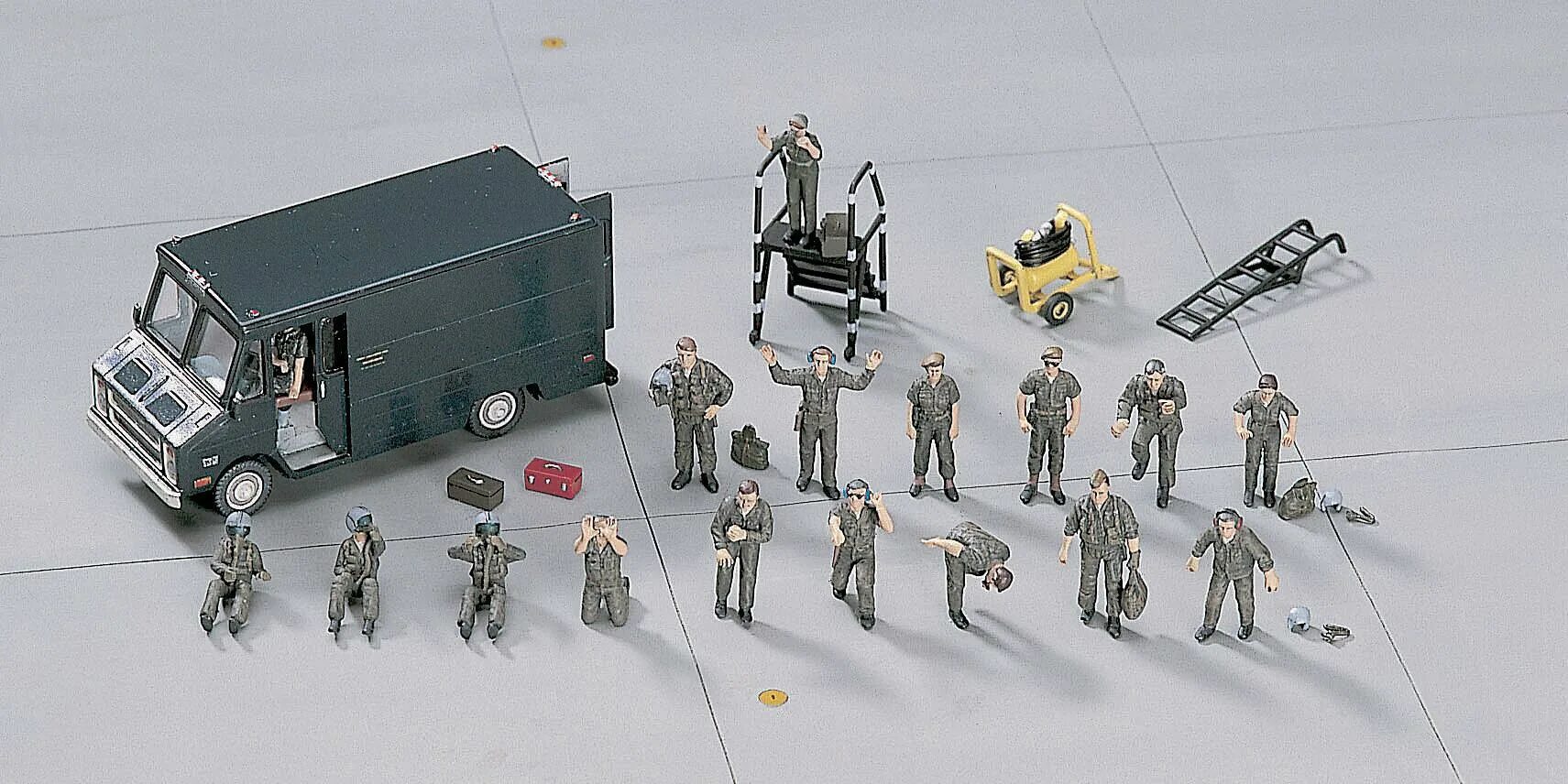 Техника масштаб 1 72. 35007 Hasegawa 1/72 u.s. Pilot / ground Crew Set. Hasegawa h35007 фигурки пилотов 1:72 u.s. Pilot /. 36005 Hasegawa 1/48 набор фигур u.s. Pilot / ground Crew Set b. Италери диорамы 1/72.