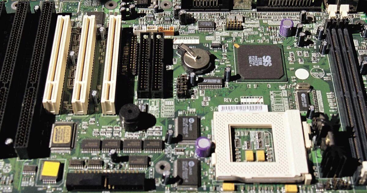 5. Gigabyte ga-eg41mft-us2h rtl. X79 материнская плата северный мост. Частота системной шины процессора. Слоты оперативной памяти.