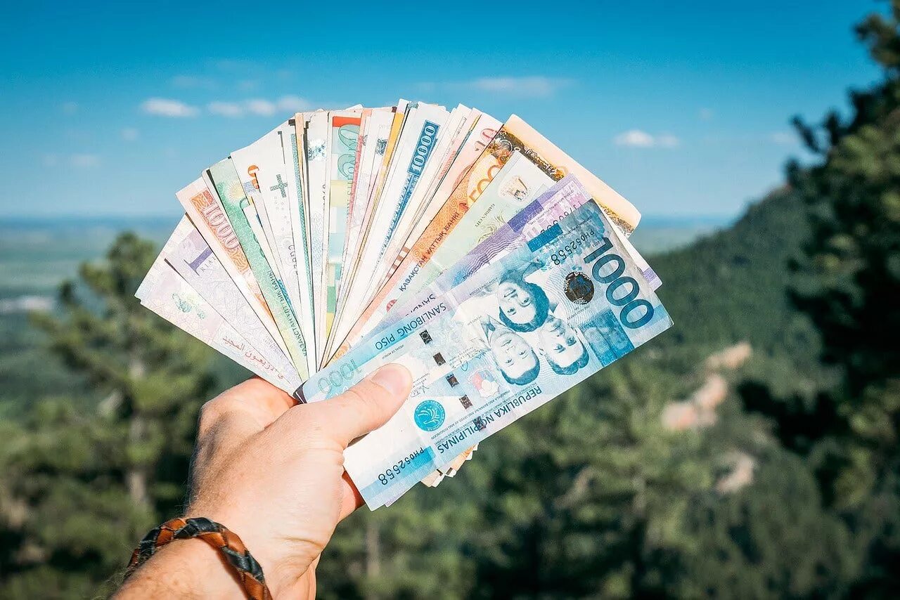 Будущее наличных денег. Деньги. деньги за границу. туризм деньги. море денег.