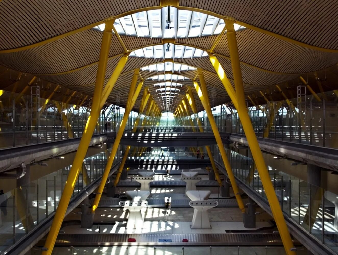 Аэропорт Барахас Мадрид. Аэропорт Мадрид Барахас Архитектор. Терминал 4, аэропорт Барахас,. Терминал 04
