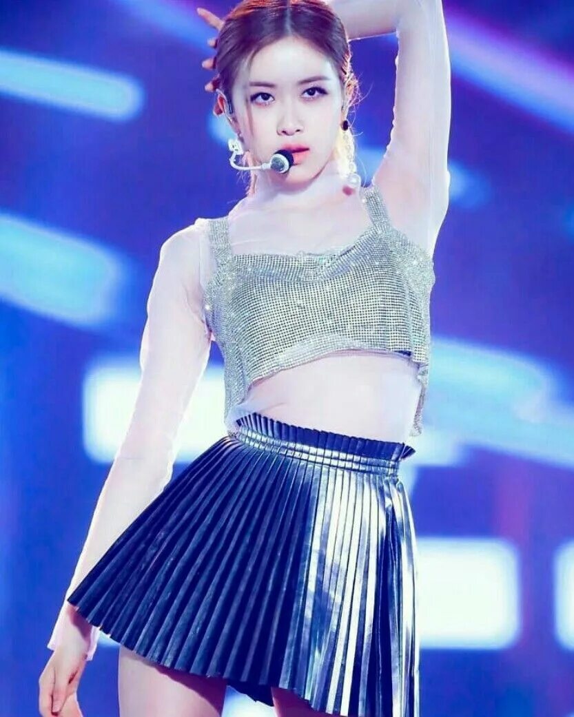 Блэк пинк rose. Rose 2018. Blackpink rose 2018. Розе блэк пинк 2021. Wild rose 2018.