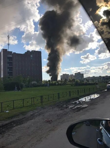 Прогноз в колпино на сегодня. ДТП В Колпино на веры Слуцкой. Пожар в Колпино. Пожар в Колпино сейчас. Пожар в Колпино сейчас на бульваре трудящихся.