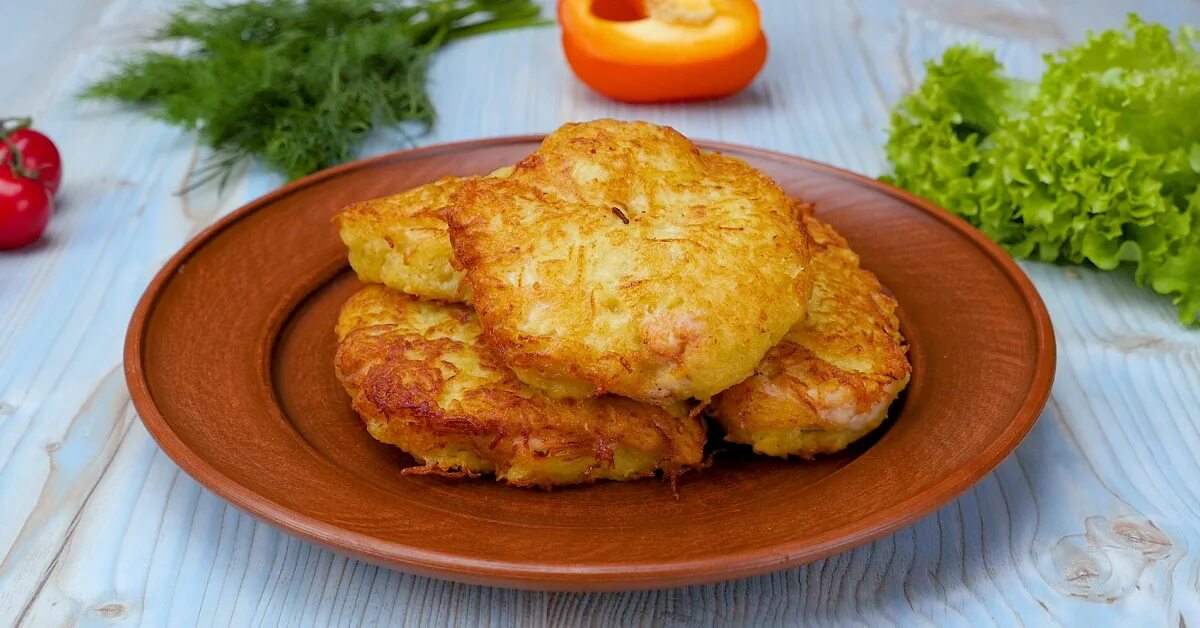 Отбивные с чесноком рецепт. Отбивные в картофельном кляре. курица в картофельном кляре. куриные отбивные в картофельном кляре. куриные о бивные в кляре.
