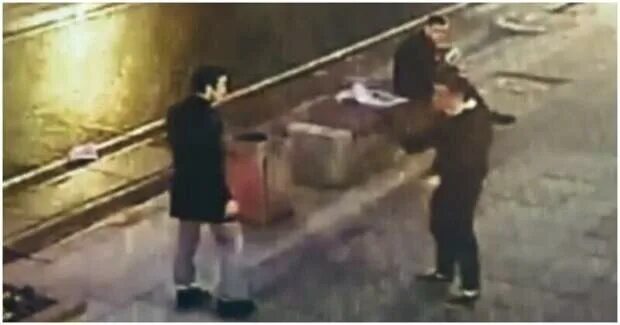 Дагестанцы избили в метро. Блоггер самбист избивает людей. Шараев самбо. Блоггер самбист избивает людей. Тренер по самбо.