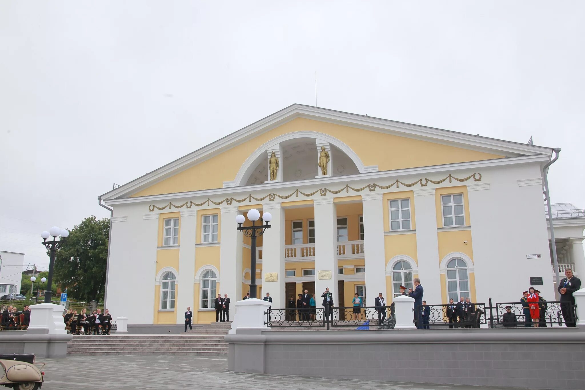 Кемеровская район дворец культуры. Кемеровская область дк. Дк шахтеров кемерово. Елгино юргинский район. Дк мазурово кемеровский район.