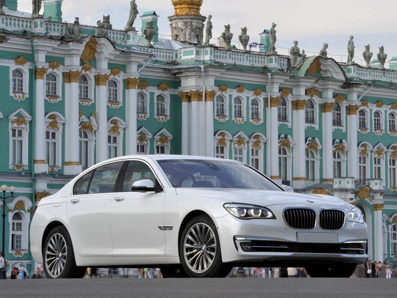 Бмв 7 россия. BMW 7 Series f01. BMW 750i f01. BMW 7 Series f01/02. BMW 750i f01 2012.