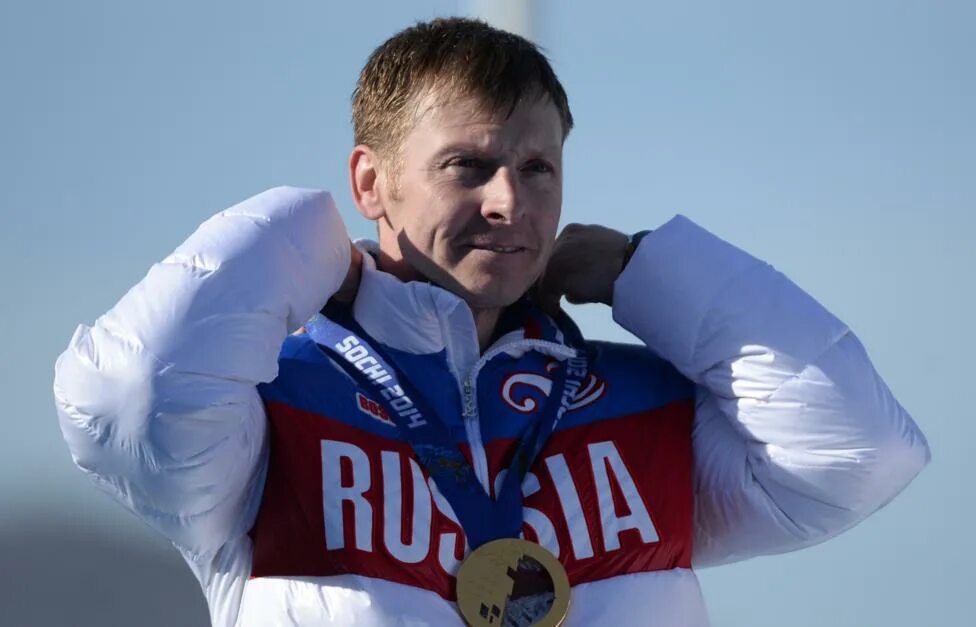 Олимпийский чемпион по вольной борьбе абду. Нашли олимпийского чемпиона. Нашли олимпийского чемпиона. Олимпийский чемпион плачет. Нашли олимпийского чемпиона.