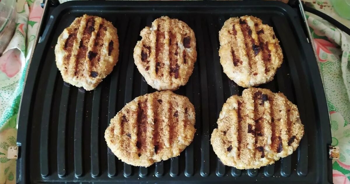 котлеты для бургеров на гриле. котлеты на электрогриле. как приготовить котлеты на гриле. котлеты на гриле. котлеты на гриле тефаль.