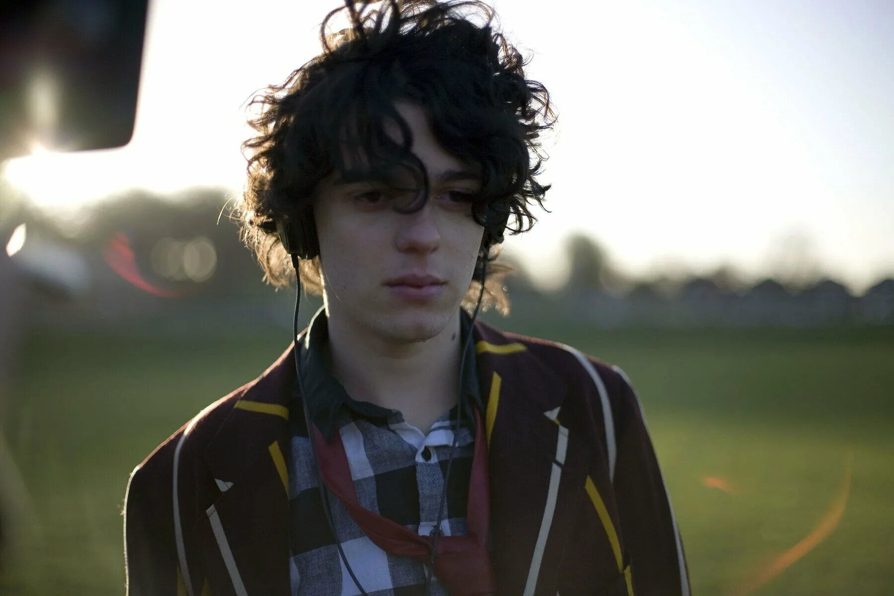 бардак в комнате. дос сантос, 2009. раскиданные вещи в команаертре. «неубранные постели», реж. неубранные постели (2009).