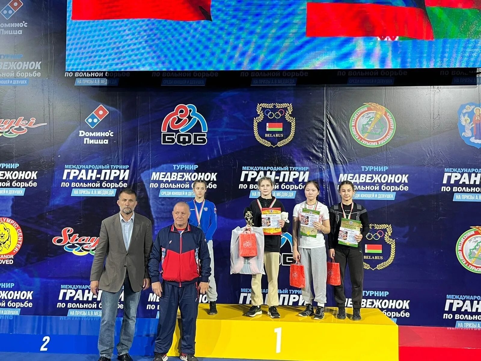 Клуб вольной борьбы медведь лиски. Вольная борьба красноярск. Турнир медведя по вольной борьбе. Турнир медведя по вольной борьбе. Акромат 200.
