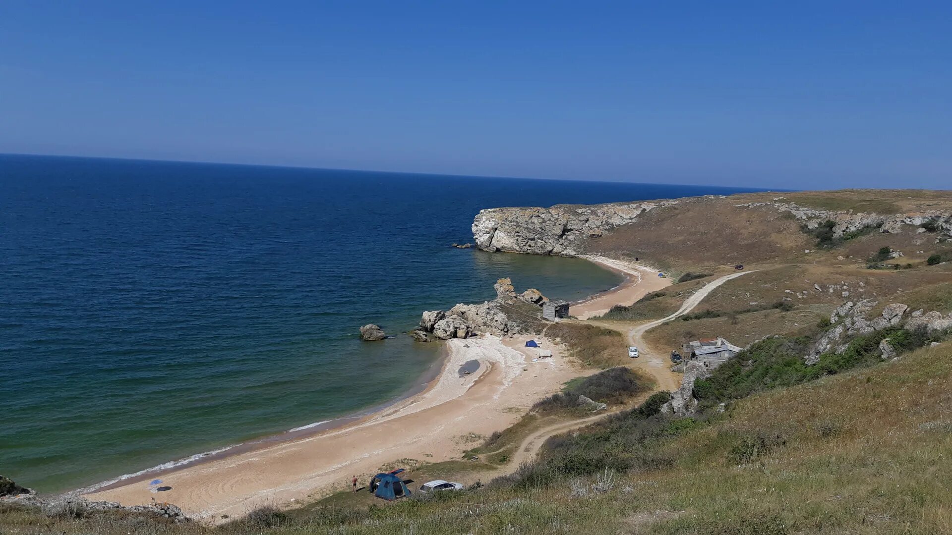 Поселок золотое. Генеральские пляжи Азовское море. Бухта Булганак Крым. Пляж капканы Керчь. Генеральские пляжи Анапа.