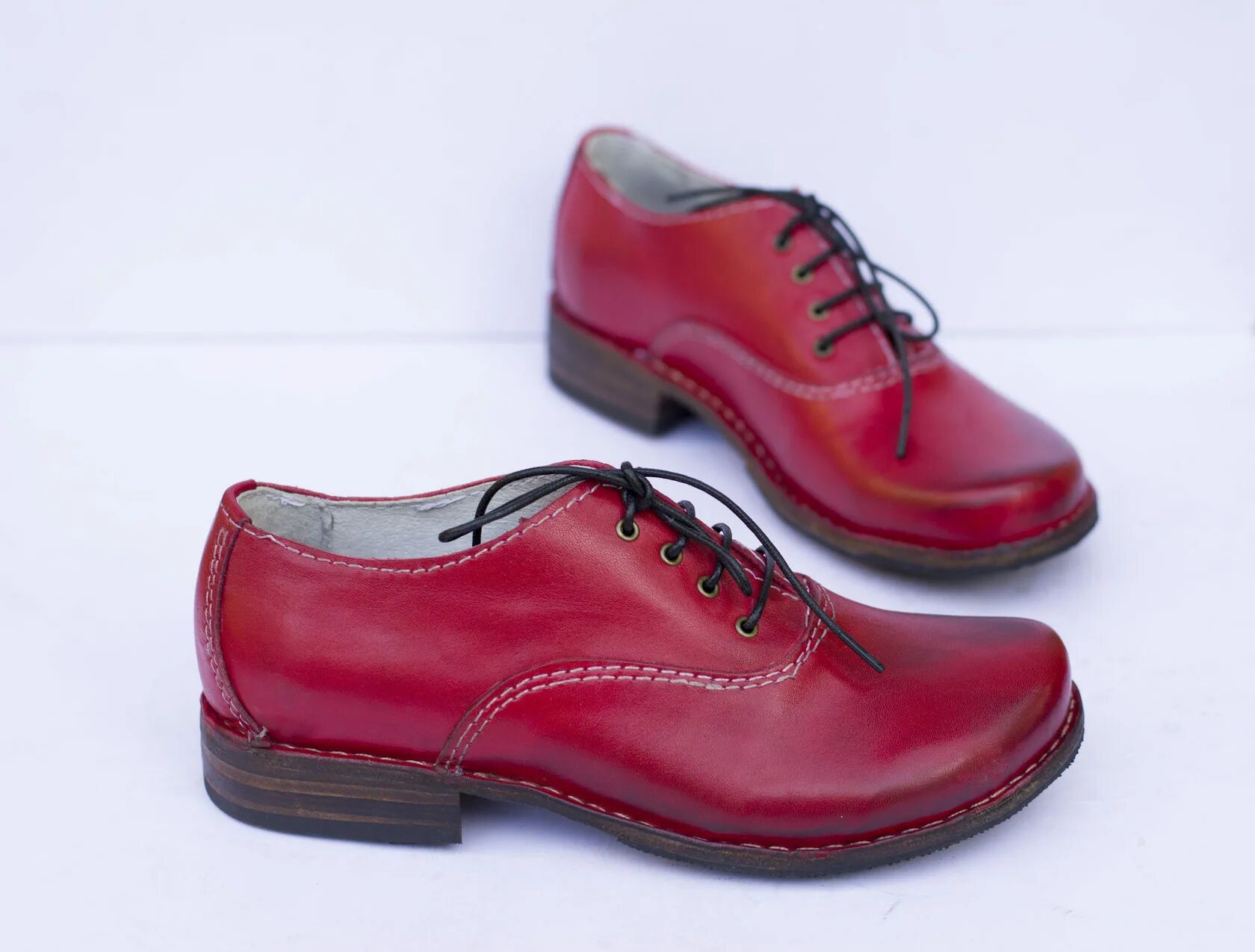 Красные полуботинки. Красные мартина ботинки. Ботинки детские liu jo. Красные полуботинки. Полуботинки красные vadino.