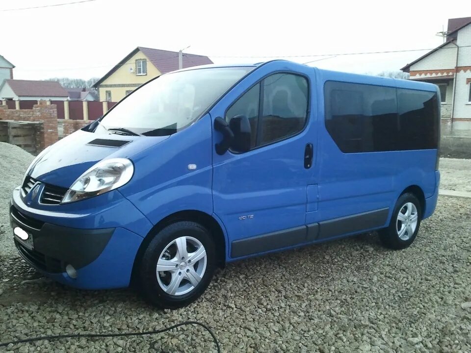 Рено трафик отзывы. Рено трафик 2. Renault Trafic Generation. Renault Trafic 2.5 at, 2011. Рено трафик 10.