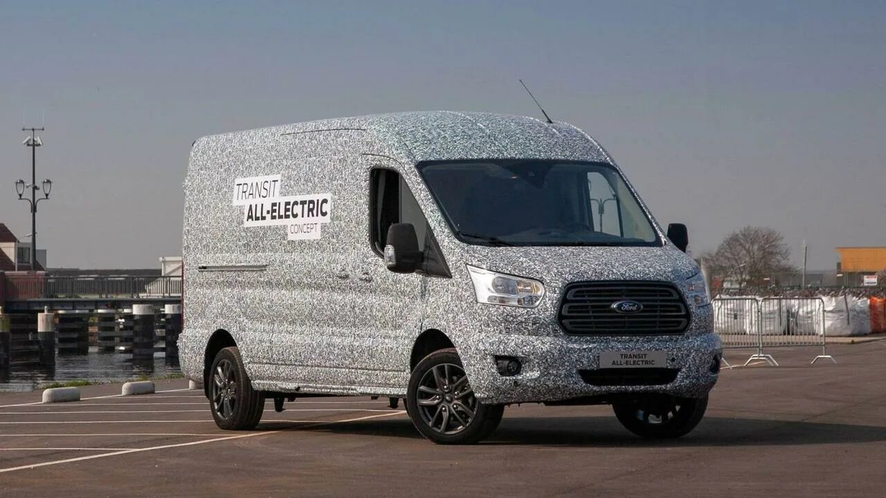 Форд транзит 2022 года. Ford transit 2022 фургон. Форд транзит 2021 года. Электрический форд транзит. Ford e-350 2022.