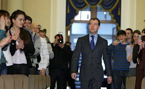 Окончить юридический факультет