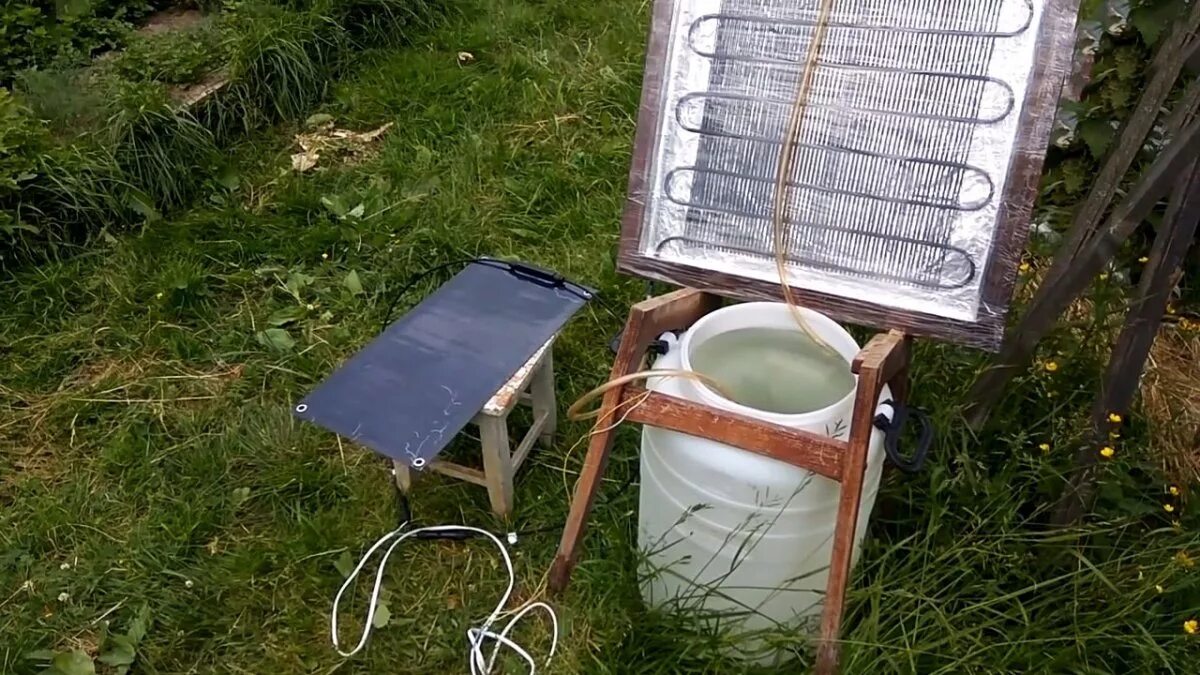 Дачный подогрев воды. Подогрев воды на даче. Уличный нагреватель воды от солнца. Нагрев воды. Солнечный нагреватель воды на даче своими.