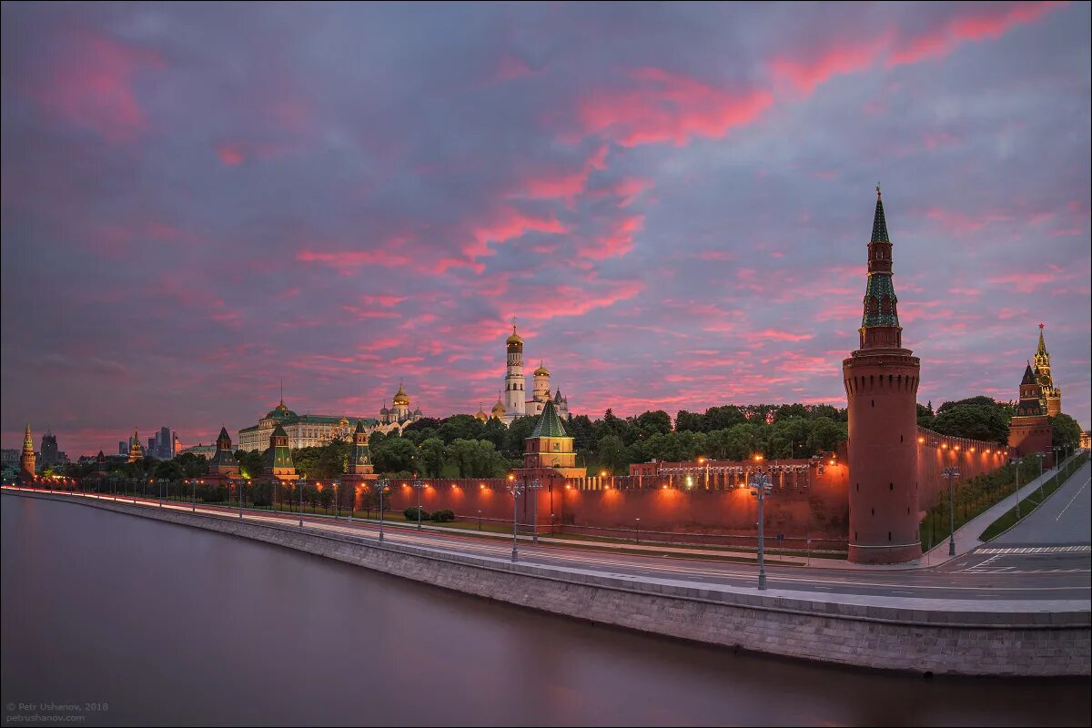 Москва расположена на боровицком холме. Боровицкий холм Московского Кремля. Кремль на Боровицком Холме. Москва река Боровицкий холм. Кремлевский холм в Москве.