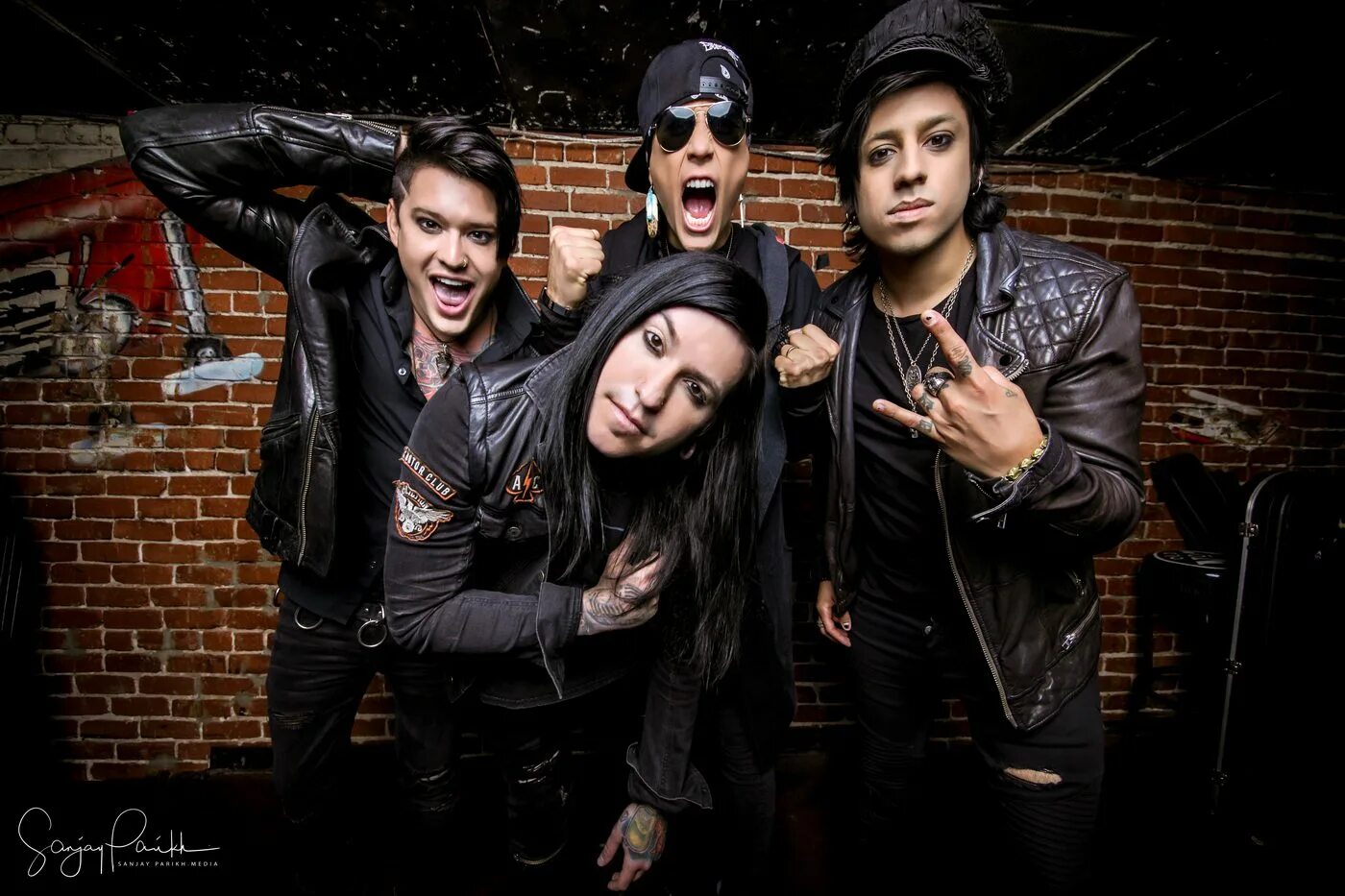 Escape the heat. Escape the Fate 2021. Эскейп певец. Крейг Мэббит. Эскейп певец фото.