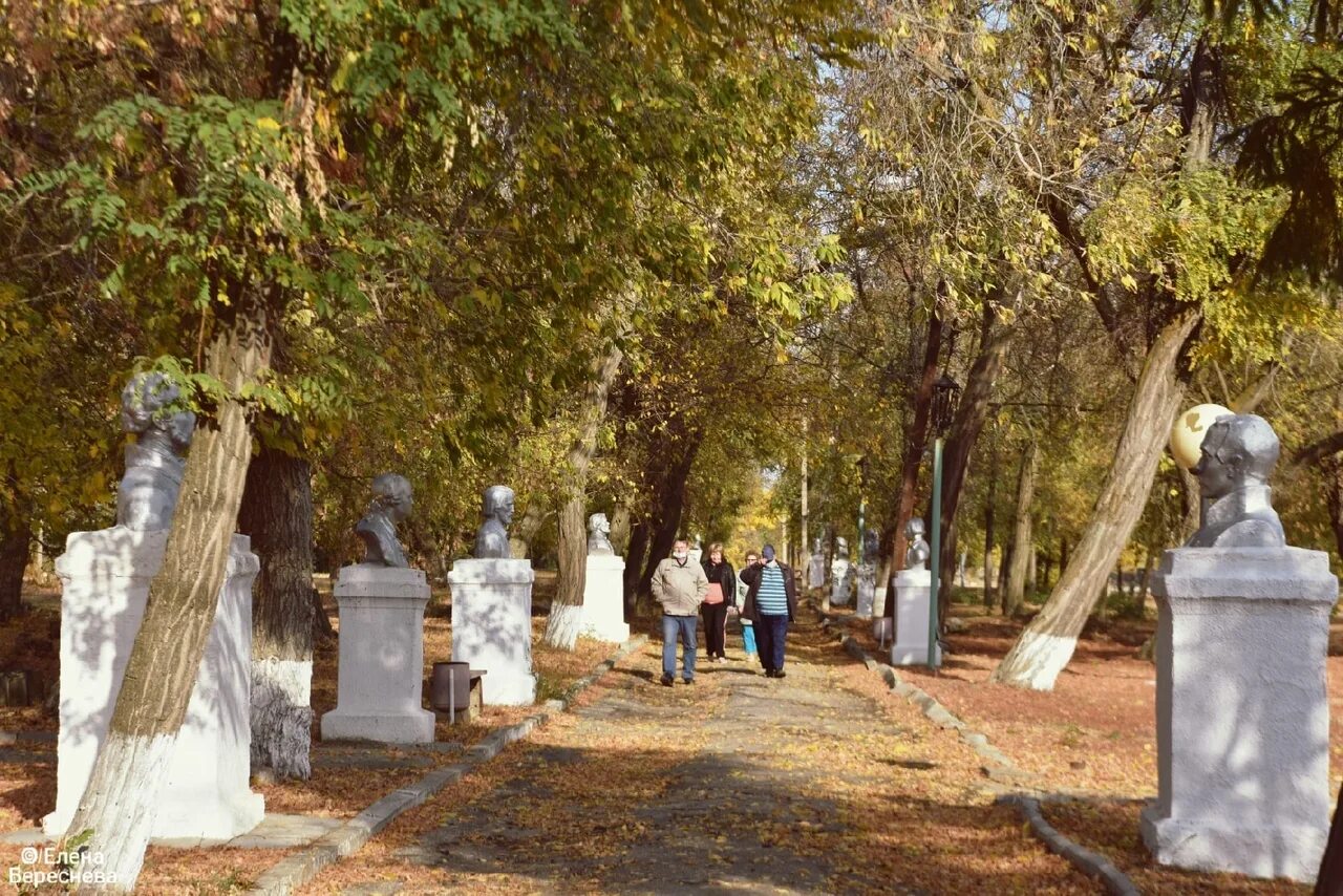 Сайты дубовки волгоградской области. Городское поселение город Дубовка. Санаторий Дубовка Волгоградская область. Дубовка достопримечательности Волгоградская. Дом купца Жемарина Дубовка.