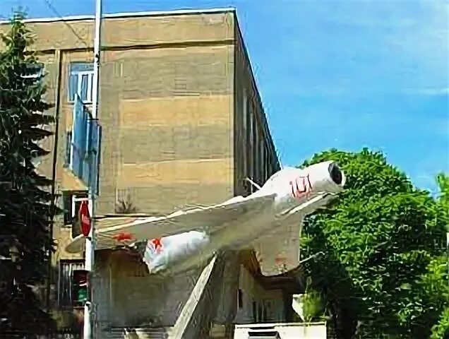 Ставропольское училище летчиков и штурманов. Ставрополь училище летчиков. Ставрополь военное училище летчиков и штурманов. Ставропольское училище летчиков и штурманов. Памятник самолет ставрополь летное училище.
