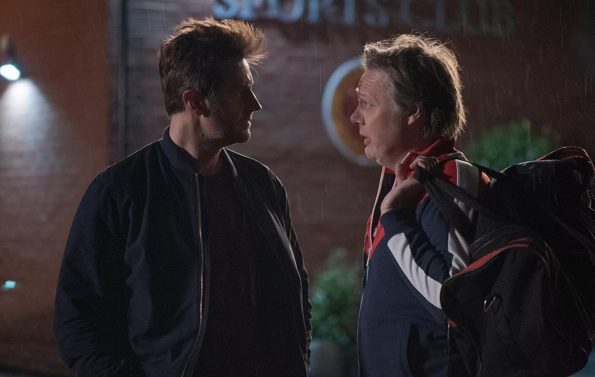 Незнакомка фильм 2020. The stranger. The stranger. Незнакомка сериал 2020 нетфликс. The stranger.